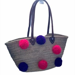 Pom Pom Straw Bag